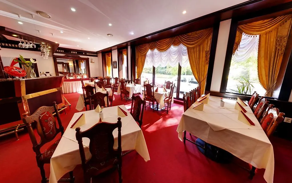 Hotel Saint Petersburg Karlovy Vary 3*,